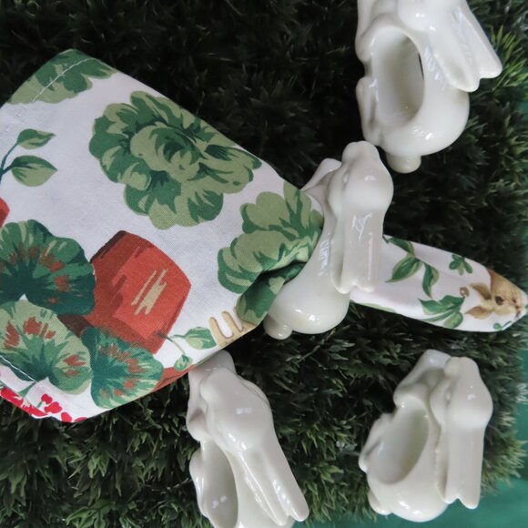 Set of 4 Ceramic Bunny Rabbit Napkin Rings - Picture 3 of 5